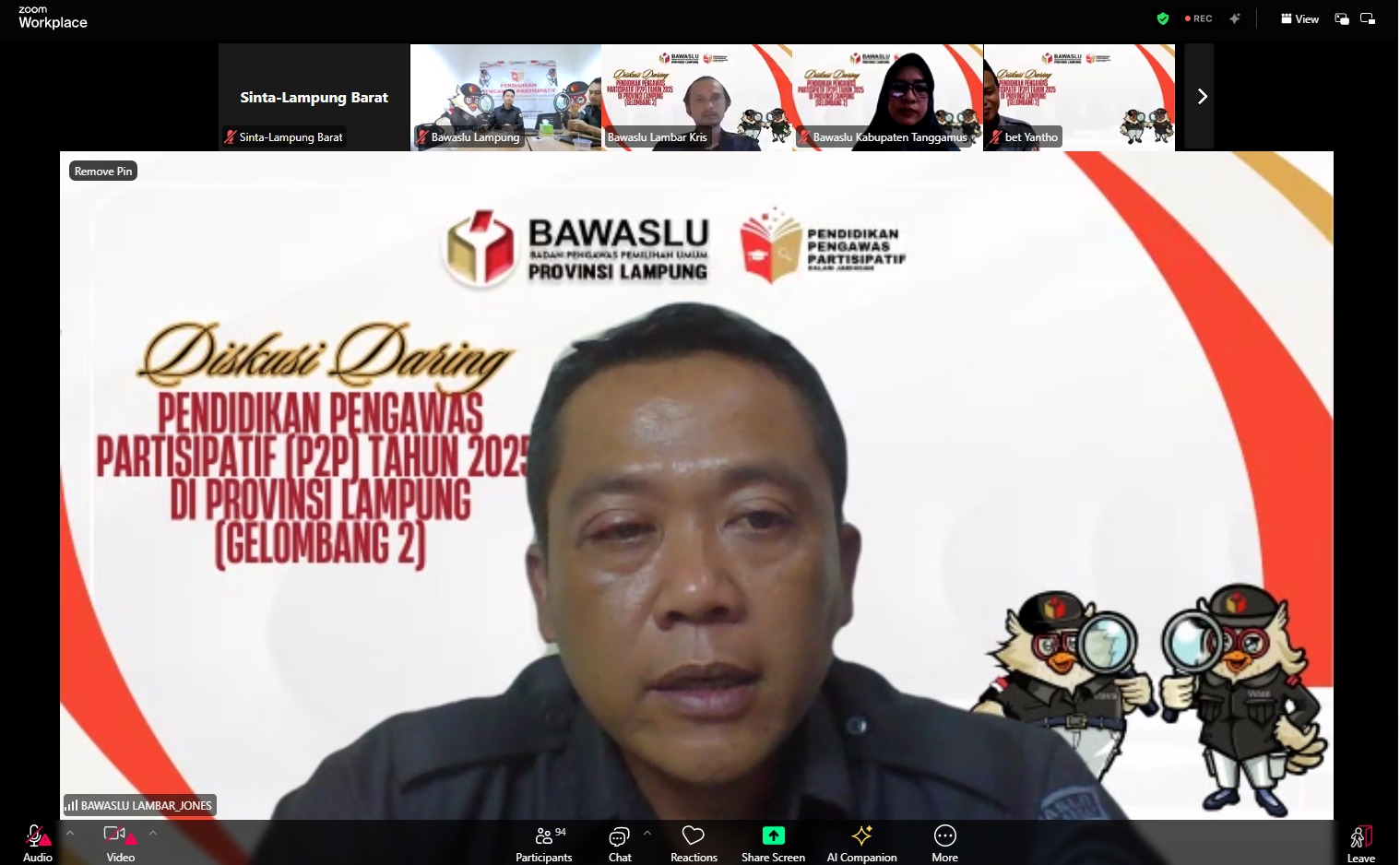 Ketua Bawaslu Lambar saat menyampaikan materi
