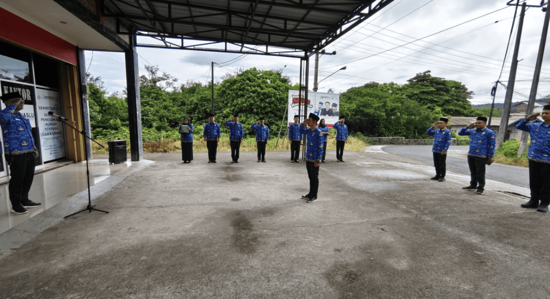 Foto Saat Upacara Memperingati Hari Pahlawan
