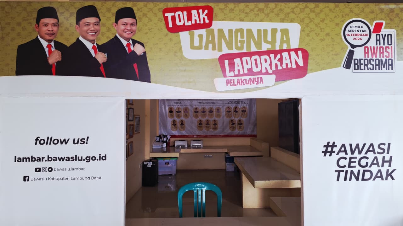 Ruang Layanan Kantor Bawaslu Kabupaten Lampung Barat