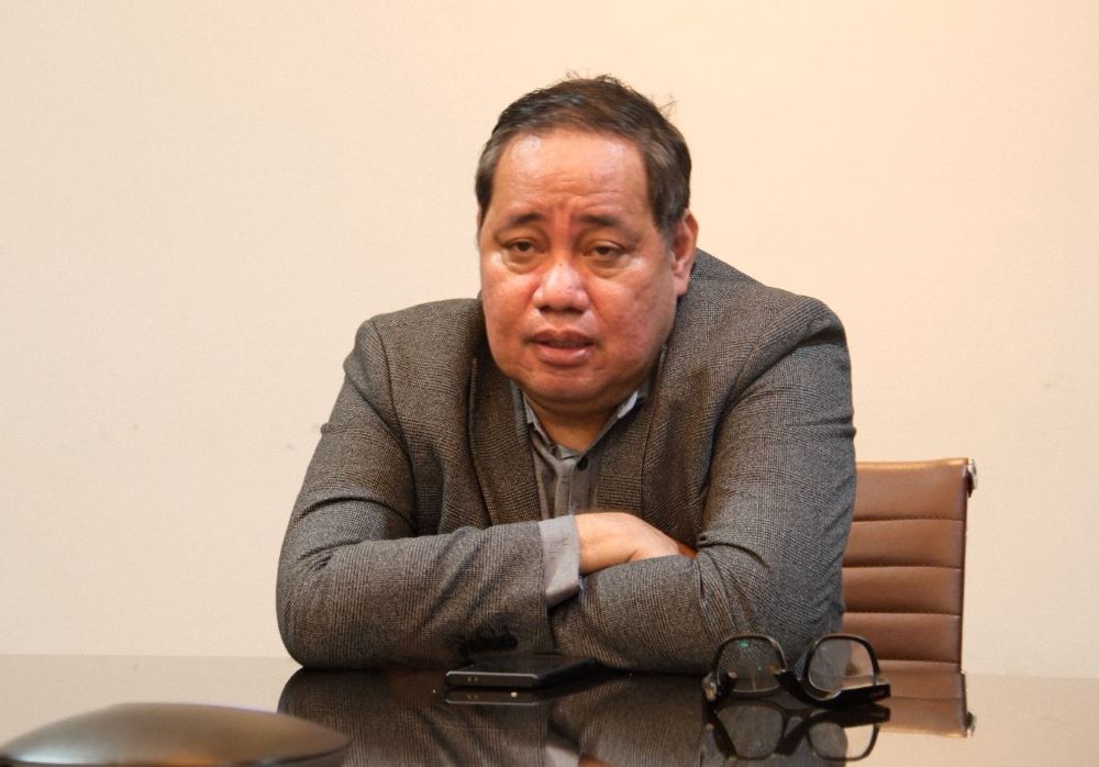 Anggota Bawaslu Herwyn JH Malonda memberikan arahan dalam rapat Pembahasan Edaran Panduan Desain Arsitektural dan Dokumen Pengelolaan Lingkungan Kantor Bawaslu Provinsi dan Kabupaten/Kota di Gedung Bawaslu, Kamis (5/3/2026).
