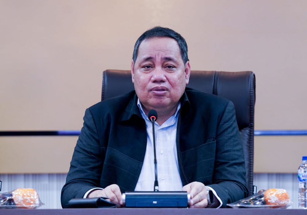 Anggota Bawaslu Herwyn JH Malonda memberikan arahan dalam Rapat Pembahasan Desain Kelembagaan Bawaslu sebagai Masukan RUU Pemilu di Ruang Rapat Bawaslu Lantai 5, Rabu (4/2/2026).