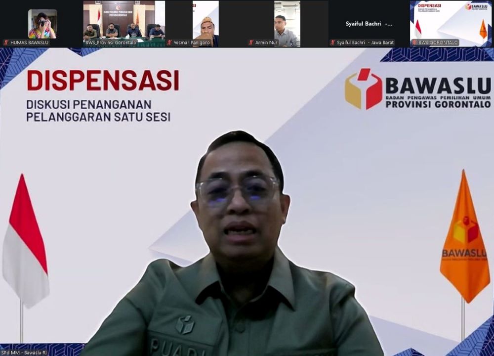 Anggota Bawaslu Puadi saat membuka sekaligus memberikan materi dalam kegiatan Diskusi Penanganan Pelanggaran Satu Sesi (Dispensasi) yang digelar oleh Bawaslu Provinsi Gorontalo secara daring, di Jakarta Rabu (12/2/2026).