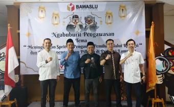 Foto Pimpinan Bawaslu Lambar Menghadiri Acara Ngabuburit Pengawasan