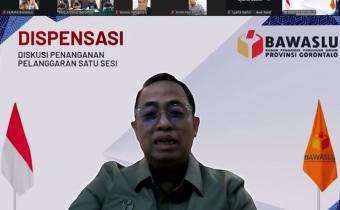 Anggota Bawaslu Puadi saat membuka sekaligus memberikan materi dalam kegiatan Diskusi Penanganan Pelanggaran Satu Sesi (Dispensasi) yang digelar oleh Bawaslu Provinsi Gorontalo secara daring, di Jakarta Rabu (12/2/2026).