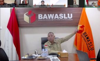 Anggota Bawaslu Totok Hariyono saat membuka diskusi tematik 'Politik Uang dengan Modus Digital (e-wallet), Tantangan Pembuktian Formil dan Materil melalui daring, Senin (9/2/2026).